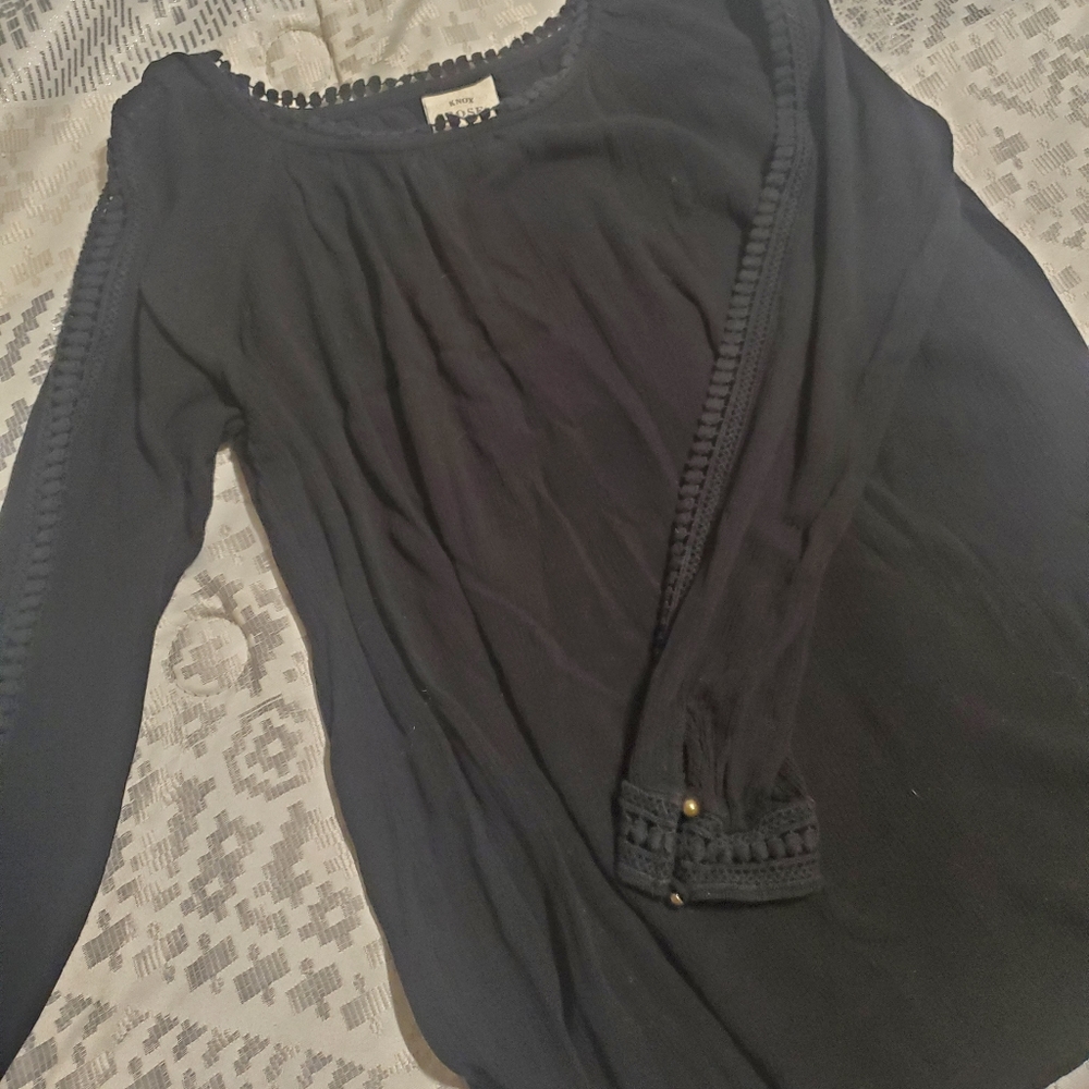 Medium Knox Rose Maternity Shirt